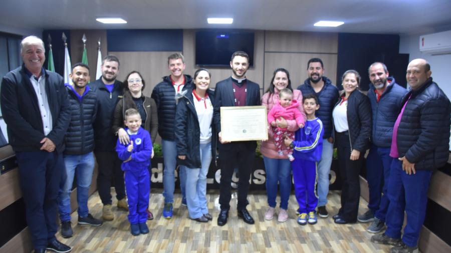 Diácono Anselmo recebe Moção de Aplausos da Câmara de Laranjeiras do Sul